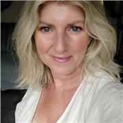 Je donne des cours d'espagnol. Je suis d'origine espagnole, donc bilingue et je souhaite venir en aide à tous ceux qui auront besoin